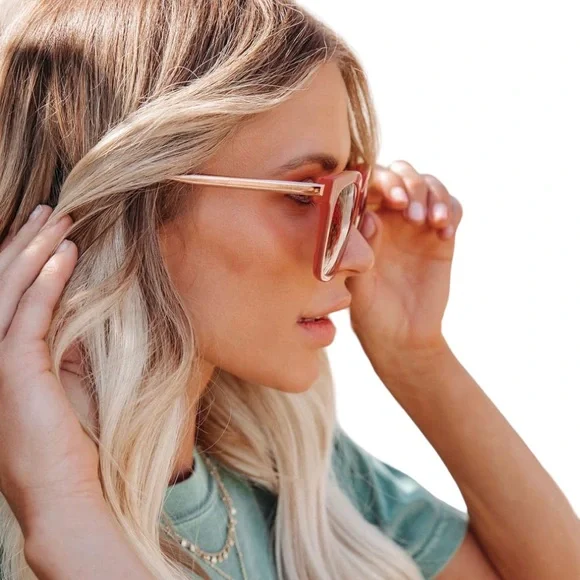 Diff Eyewear Rose Gradient Sunglasses DIFF Eyewear Becky